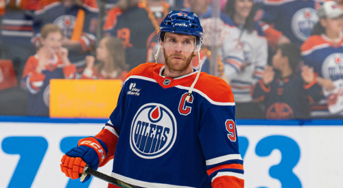 Vegas stuns Edmonton with last-second goal to avoid 3-0 series deficit