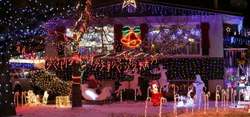 VIDEO: Kelowna lights up for the holidays